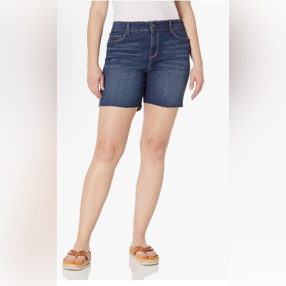 NEW, Vintage American Blue Women's Chelsea Mid-rise Slim Straight Jeans Shorts - Picture 1 of 13